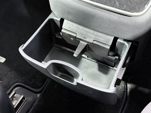 セレナ ハイウェイスターＶ　ＰｒｏＰＩＬＯＴ　純正１０ｉｎｃナビＴＶ　３６０カメラ　デジタルインナーミラー　レーダーＣ　衝突軽減Ｂ　レーンアシスト　ＢＳＭ　両側パワースライドドア　クリアランスソナー　リアオートエアコン　ＥＴＣ（52枚目）