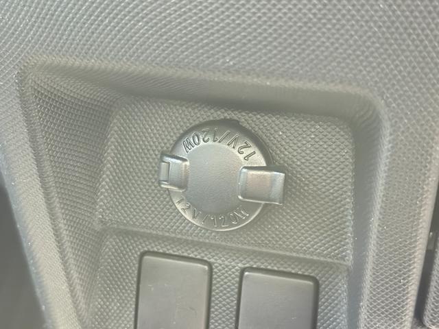 エスティマ アエラス　プレミアムエディション　サンルーフ　純正８ｉｎｃナビＴＶ　両側パワースライドドア　リアオートエアコン　パワーシート　ハーフレザーシート　オットマン　ウォークスルー　横滑り防止　ビルトインＥＴＣ　プッシュスタート　スマートキー（21枚目）