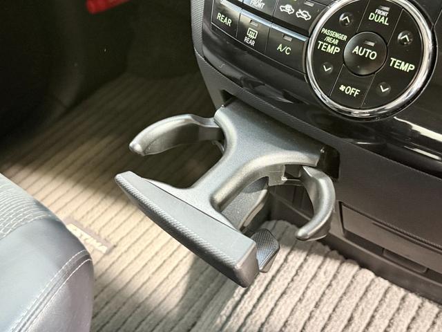 エスティマ アエラス　プレミアムエディション　サンルーフ　純正８ｉｎｃナビＴＶ　両側パワースライドドア　リアオートエアコン　パワーシート　ハーフレザーシート　オットマン　ウォークスルー　横滑り防止　ビルトインＥＴＣ　プッシュスタート　スマートキー（43枚目）