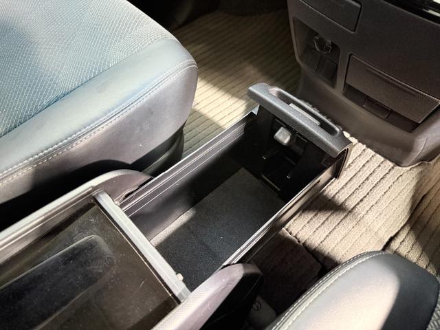 エスティマ アエラス　プレミアムエディション　サンルーフ　純正８ｉｎｃナビＴＶ　両側パワースライドドア　リアオートエアコン　パワーシート　ハーフレザーシート　オットマン　ウォークスルー　横滑り防止　ビルトインＥＴＣ　プッシュスタート　スマートキー（47枚目）