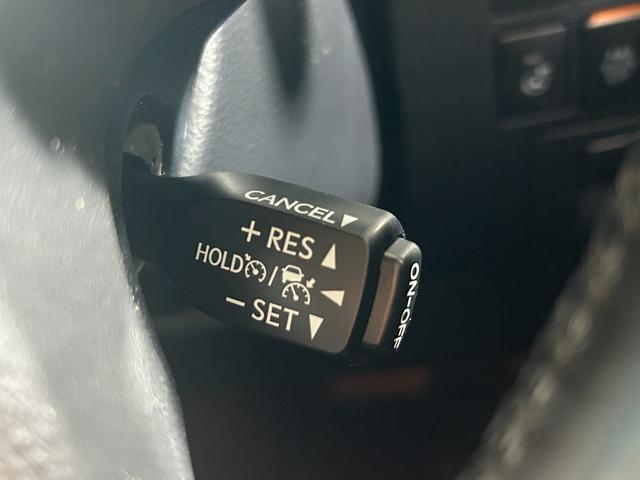 ヴェルファイアハイブリッド ＺＲ　Ｇエディション　ＴＲＤエアロ　サンルーフ　黒革シート　純正ナビＴＶ　デジタルインナーミラー　フリップダウンモニター　ＣＤ／ＤＶＤプレイヤー　３眼ＬＥＤ　レーダーＣ　ＰＣＳ　ＬＫＡ　ＢＳＭ　パワーバックドア（11枚目）