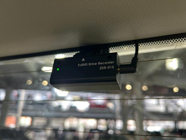 ヴェルファイアハイブリッド ＺＲ　Ｇエディション　ＴＲＤエアロ　サンルーフ　黒革シート　純正ナビＴＶ　デジタルインナーミラー　フリップダウンモニター　ＣＤ／ＤＶＤプレイヤー　３眼ＬＥＤ　レーダーＣ　ＰＣＳ　ＬＫＡ　ＢＳＭ　パワーバックドア（28枚目）