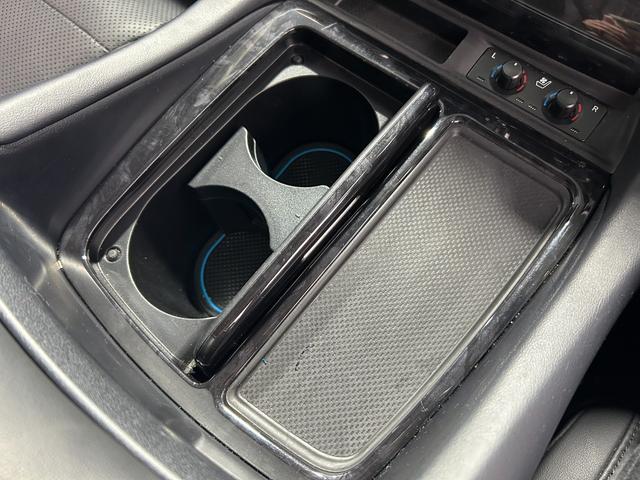 ヴェルファイアハイブリッド ＺＲ　Ｇエディション　ＴＲＤエアロ　サンルーフ　黒革シート　純正ナビＴＶ　デジタルインナーミラー　フリップダウンモニター　ＣＤ／ＤＶＤプレイヤー　３眼ＬＥＤ　レーダーＣ　ＰＣＳ　ＬＫＡ　ＢＳＭ　パワーバックドア（47枚目）