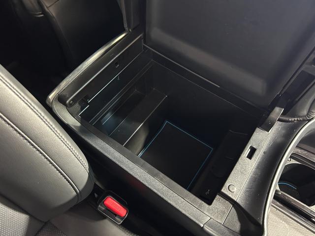 ヴェルファイアハイブリッド ＺＲ　Ｇエディション　ＴＲＤエアロ　サンルーフ　黒革シート　純正ナビＴＶ　デジタルインナーミラー　フリップダウンモニター　ＣＤ／ＤＶＤプレイヤー　３眼ＬＥＤ　レーダーＣ　ＰＣＳ　ＬＫＡ　ＢＳＭ　パワーバックドア（48枚目）