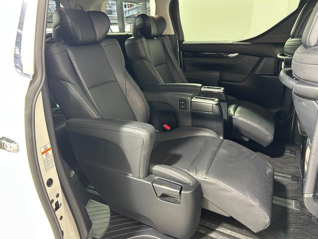 ヴェルファイアハイブリッド ＺＲ　Ｇエディション　ＴＲＤエアロ　サンルーフ　黒革シート　純正ナビＴＶ　デジタルインナーミラー　フリップダウンモニター　ＣＤ／ＤＶＤプレイヤー　３眼ＬＥＤ　レーダーＣ　ＰＣＳ　ＬＫＡ　ＢＳＭ　パワーバックドア（50枚目）