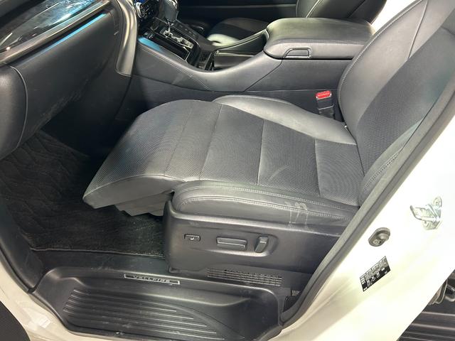 ヴェルファイアハイブリッド ＺＲ　Ｇエディション　ＴＲＤエアロ　サンルーフ　黒革シート　純正ナビＴＶ　デジタルインナーミラー　フリップダウンモニター　ＣＤ／ＤＶＤプレイヤー　３眼ＬＥＤ　レーダーＣ　ＰＣＳ　ＬＫＡ　ＢＳＭ　パワーバックドア（51枚目）