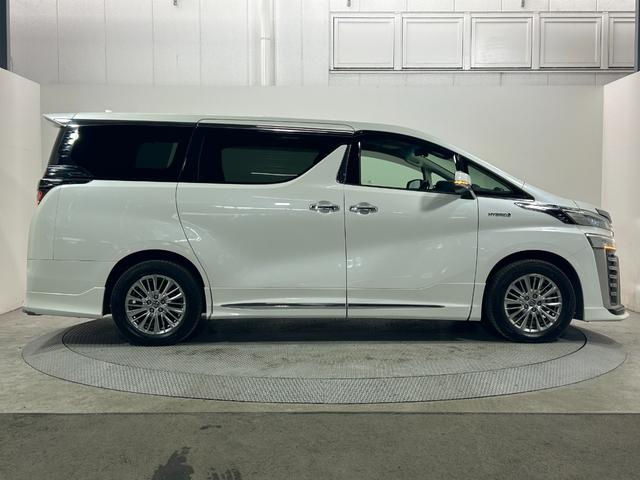 ヴェルファイアハイブリッド ＺＲ　Ｇエディション　ＴＲＤエアロ　サンルーフ　黒革シート　純正ナビＴＶ　デジタルインナーミラー　フリップダウンモニター　ＣＤ／ＤＶＤプレイヤー　３眼ＬＥＤ　レーダーＣ　ＰＣＳ　ＬＫＡ　ＢＳＭ　パワーバックドア（57枚目）