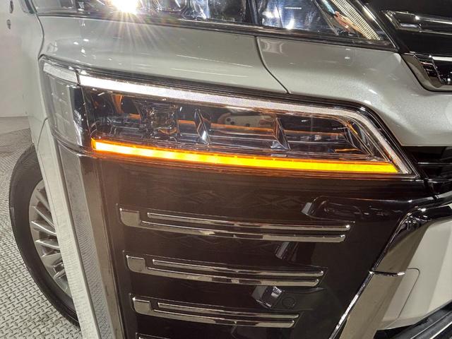 ヴェルファイアハイブリッド ＺＲ　Ｇエディション　ＴＲＤエアロ　サンルーフ　黒革シート　純正ナビＴＶ　デジタルインナーミラー　フリップダウンモニター　ＣＤ／ＤＶＤプレイヤー　３眼ＬＥＤ　レーダーＣ　ＰＣＳ　ＬＫＡ　ＢＳＭ　パワーバックドア（68枚目）
