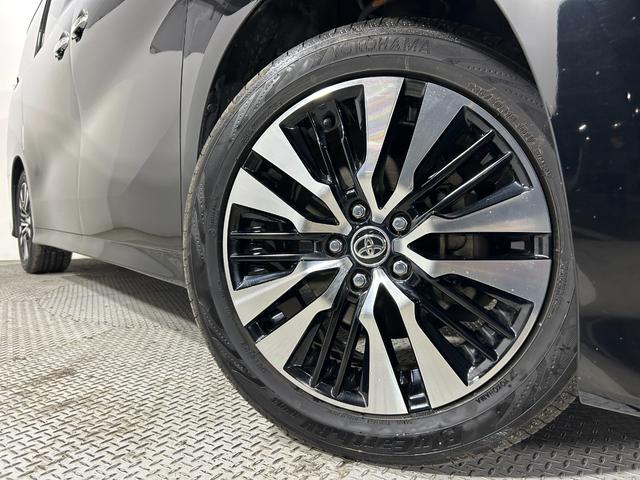 ヴェルファイア ２．５Ｚ　Ｇエディション　黒革シート　三眼ＬＥＤ　純正１０ｉｎｃナビＴＶ　後席モニター　デジタルインナーミラー　パワーシート／ヒーター／エアコン　ハンドルヒーター　電動リアゲート　レーダーＣ　衝突軽減Ｂ　レーンアシスト　ＢＳＭ（18枚目）