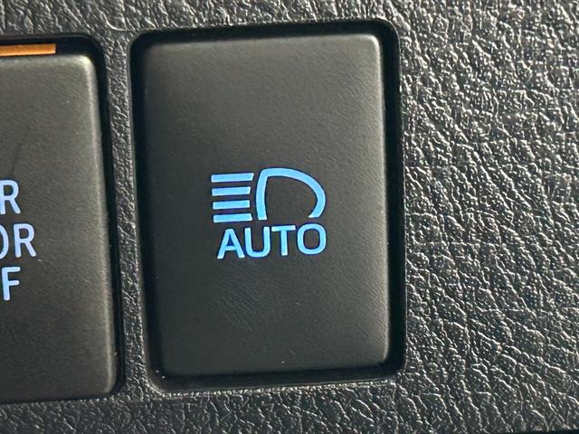 ヴェルファイア ２．５Ｚ　Ｇエディション　黒革シート　三眼ＬＥＤ　純正１０ｉｎｃナビＴＶ　後席モニター　デジタルインナーミラー　パワーシート／ヒーター／エアコン　ハンドルヒーター　電動リアゲート　レーダーＣ　衝突軽減Ｂ　レーンアシスト　ＢＳＭ（33枚目）