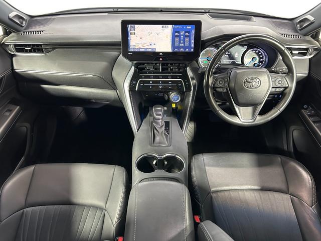 ハリアーハイブリッド Ｚ　モデリスタエアロ　ＪＢＬサウンド　純正１２．３ｉｎｃナビＴＶ　３６０カメラ　デジタルインナーミラー　ハーフレザー　電動リアゲート　ヘッドアップＤ　レーダーＣ　衝突軽減Ｂ　ＬＴＡ　ＢＳＭ　置き型充電（3枚目）