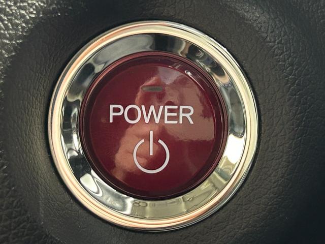 【スマートキー＆プッシュスタート】鍵を挿さずにポケットに入れたまま鍵の開閉、エンジンの始動まで行えます！！