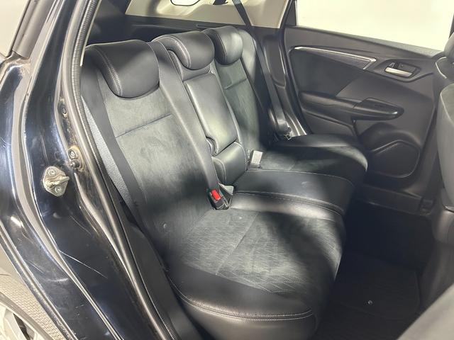 【２列目シート】店舗にて現車の確認も頂けますので、お電話で在庫のご確認の上是非ご来店くださいませ！！！後席モニター（フリップダウンモニター）の取付も可能です。