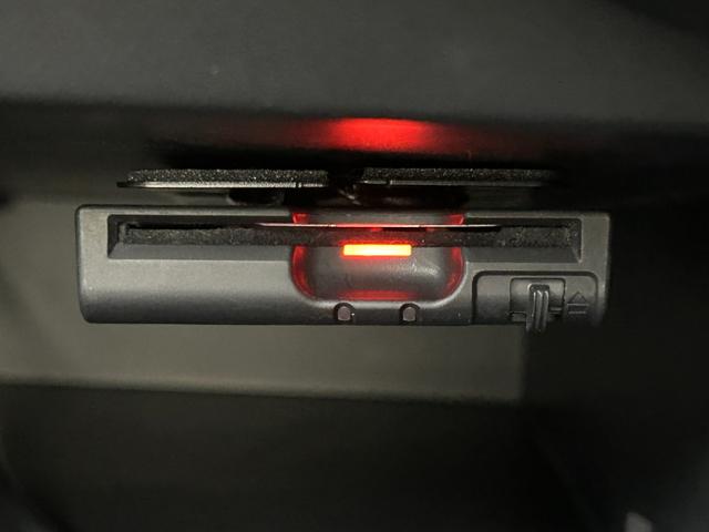 ノート ｅ－パワー　メダリスト　ベージュレザーシート　純正ナビＴＶ　３６０カメラ　デジタルインナーミラー　衝突軽減ブレーキ　レーンアシスト　スマートキー　プッシュスタート　クリアランスソナー　ドライブレコーダー　ＥＴＣ（7枚目）