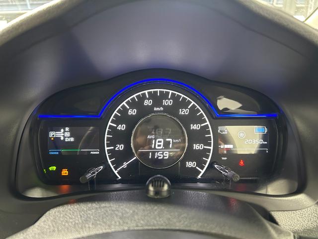 ノート ｅ－パワー　メダリスト　ベージュレザーシート　純正ナビＴＶ　３６０カメラ　デジタルインナーミラー　衝突軽減ブレーキ　レーンアシスト　スマートキー　プッシュスタート　クリアランスソナー　ドライブレコーダー　ＥＴＣ（13枚目）