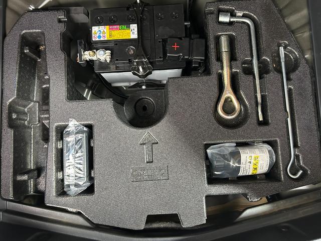 ノート ｅ－パワー　メダリスト　ベージュレザーシート　純正ナビＴＶ　３６０カメラ　デジタルインナーミラー　衝突軽減ブレーキ　レーンアシスト　スマートキー　プッシュスタート　クリアランスソナー　ドライブレコーダー　ＥＴＣ（23枚目）