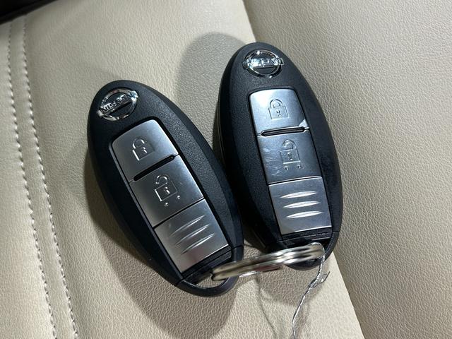 ノート ｅ－パワー　メダリスト　ベージュレザーシート　純正ナビＴＶ　３６０カメラ　デジタルインナーミラー　衝突軽減ブレーキ　レーンアシスト　スマートキー　プッシュスタート　クリアランスソナー　ドライブレコーダー　ＥＴＣ（37枚目）