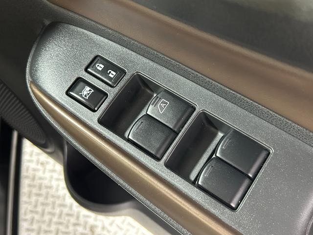 ノート ｅ－パワー　メダリスト　ベージュレザーシート　純正ナビＴＶ　３６０カメラ　デジタルインナーミラー　衝突軽減ブレーキ　レーンアシスト　スマートキー　プッシュスタート　クリアランスソナー　ドライブレコーダー　ＥＴＣ（47枚目）