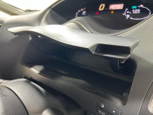 セレナ Hスター Vセレ+セーフティクロスギア SHV Aセフ 黒革シート 純正ナビTV 360カメラ フリップダウンモニター クルーズコントロール 衝突軽減ブレーキ レーンアシスト 両側パワースライドドア クリアランスソナー リアオートエアコン ETC(30枚目)