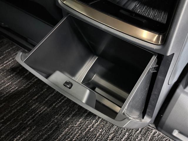 アルファードハイブリッド Ｚ　ユニバーサルステップ　トヨタチームメイトアドバンストパーク　ヘッドアップＤ　左右独立ムーンルーフ　フリップダウンモニター　レーダーＣ　ＰＣＳ　ＬＫＡ　ＢＳＭ　ＡＣ１００Ｖドラレコ　ＥＴＣ（28枚目）