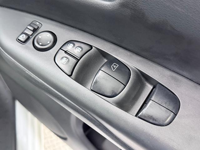 セレナ ハイウェイスターＶ　ＰｒｏＰＩＬＯＴ　純正１０ｉｎｃナビＴＶ　３６０カメラ　後席モニター　レーダーＣ　衝突軽減Ｂ　レーンアシスト　ＢＳＭ　両側パワースライドドア　パークアシスト　クリアランスソナー　ドライブレコーダー（49枚目）