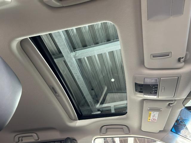 ランドクルーザープラド ＴＸ　Ｌパッケージ　マットブラックエディション　サンルーフ　黒革シート　ＡＬＰＩＮＥ９ｉｎｃナビＴＶ　バックカメラ　後席モニター　パワーシート／ヒーター／エアコン　レーダークルコン　衝突軽減Ｂ　レーンアシスト　オートハイビーム　前後ドラレコ　ＥＴＣ（6枚目）