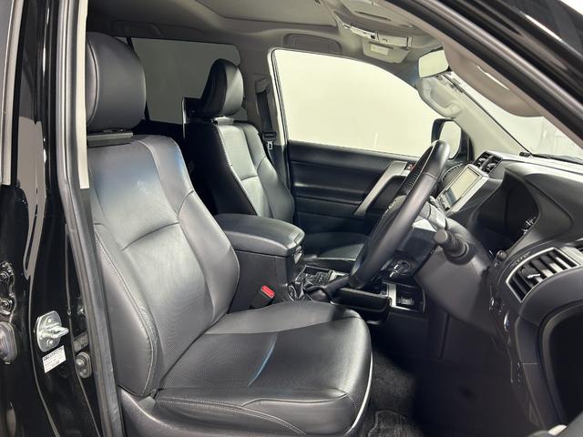 ランドクルーザープラド ＴＸ　Ｌパッケージ　マットブラックエディション　サンルーフ　黒革シート　ＡＬＰＩＮＥ９ｉｎｃナビＴＶ　バックカメラ　後席モニター　パワーシート／ヒーター／エアコン　レーダークルコン　衝突軽減Ｂ　レーンアシスト　オートハイビーム　前後ドラレコ　ＥＴＣ（13枚目）