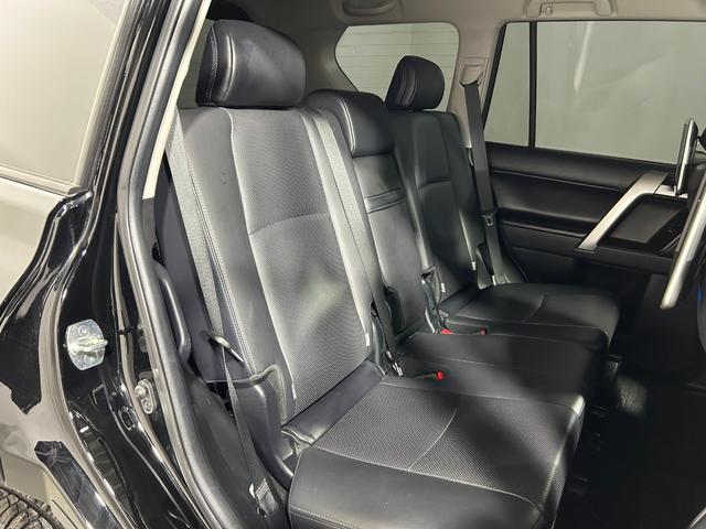 ランドクルーザープラド ＴＸ　Ｌパッケージ　マットブラックエディション　サンルーフ　黒革シート　ＡＬＰＩＮＥ９ｉｎｃナビＴＶ　バックカメラ　後席モニター　パワーシート／ヒーター／エアコン　レーダークルコン　衝突軽減Ｂ　レーンアシスト　オートハイビーム　前後ドラレコ　ＥＴＣ（14枚目）