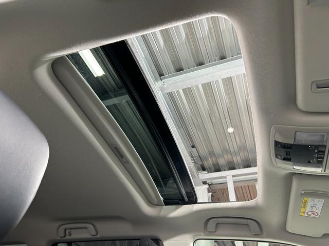 ランドクルーザープラド ＴＸ　Ｌパッケージ　マットブラックエディション　サンルーフ　黒革シート　ＡＬＰＩＮＥ９ｉｎｃナビＴＶ　バックカメラ　後席モニター　パワーシート／ヒーター／エアコン　レーダークルコン　衝突軽減Ｂ　レーンアシスト　オートハイビーム　前後ドラレコ　ＥＴＣ（26枚目）