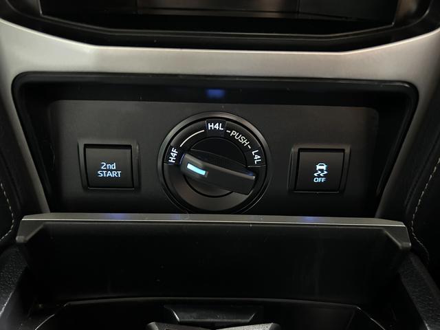 ランドクルーザープラド ＴＸ　Ｌパッケージ　マットブラックエディション　サンルーフ　黒革シート　ＡＬＰＩＮＥ９ｉｎｃナビＴＶ　バックカメラ　後席モニター　パワーシート／ヒーター／エアコン　レーダークルコン　衝突軽減Ｂ　レーンアシスト　オートハイビーム　前後ドラレコ　ＥＴＣ（29枚目）