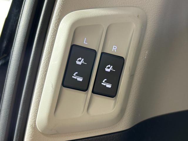 ランドクルーザープラド ＴＸ　Ｌパッケージ　マットブラックエディション　サンルーフ　黒革シート　ＡＬＰＩＮＥ９ｉｎｃナビＴＶ　バックカメラ　後席モニター　パワーシート／ヒーター／エアコン　レーダークルコン　衝突軽減Ｂ　レーンアシスト　オートハイビーム　前後ドラレコ　ＥＴＣ（31枚目）