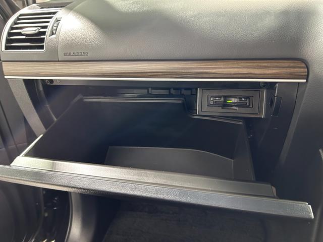 ランドクルーザープラド ＴＸ　Ｌパッケージ　マットブラックエディション　サンルーフ　黒革シート　ＡＬＰＩＮＥ９ｉｎｃナビＴＶ　バックカメラ　後席モニター　パワーシート／ヒーター／エアコン　レーダークルコン　衝突軽減Ｂ　レーンアシスト　オートハイビーム　前後ドラレコ　ＥＴＣ（40枚目）