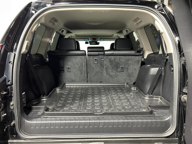 ランドクルーザープラド ＴＸ　Ｌパッケージ　マットブラックエディション　サンルーフ　黒革シート　ＡＬＰＩＮＥ９ｉｎｃナビＴＶ　バックカメラ　後席モニター　パワーシート／ヒーター／エアコン　レーダークルコン　衝突軽減Ｂ　レーンアシスト　オートハイビーム　前後ドラレコ　ＥＴＣ（45枚目）