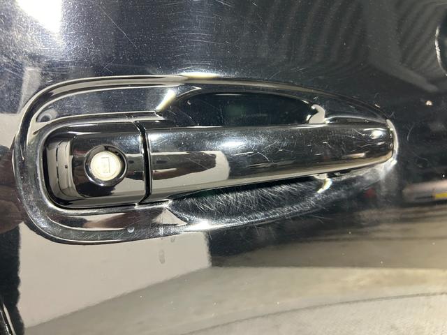 ランドクルーザープラド ＴＸ　Ｌパッケージ　マットブラックエディション　サンルーフ　黒革シート　ＡＬＰＩＮＥ９ｉｎｃナビＴＶ　バックカメラ　後席モニター　パワーシート／ヒーター／エアコン　レーダークルコン　衝突軽減Ｂ　レーンアシスト　オートハイビーム　前後ドラレコ　ＥＴＣ（63枚目）