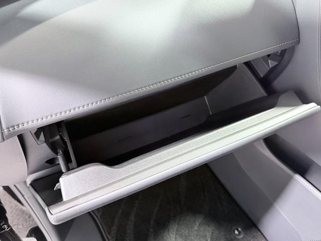 ヴェルファイアハイブリッド Ｚ　プレミア　トヨタチームメイト　アドバンスドパーク　左右独立ムーンルーフ　黒革シート　１４ｉｎｃナビＴＶ　３６０カメラ　後席モニター　ヘッドアップＤ　デジタルインナーミラー　パワーシート／ヒーター／エアコン（25枚目）