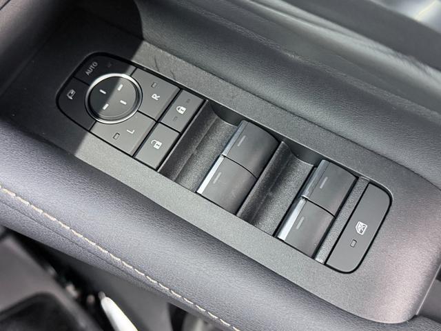 ヴェルファイアハイブリッド Ｚ　プレミア　トヨタチームメイト　アドバンスドパーク　左右独立ムーンルーフ　黒革シート　１４ｉｎｃナビＴＶ　３６０カメラ　後席モニター　ヘッドアップＤ　デジタルインナーミラー　パワーシート／ヒーター／エアコン（26枚目）