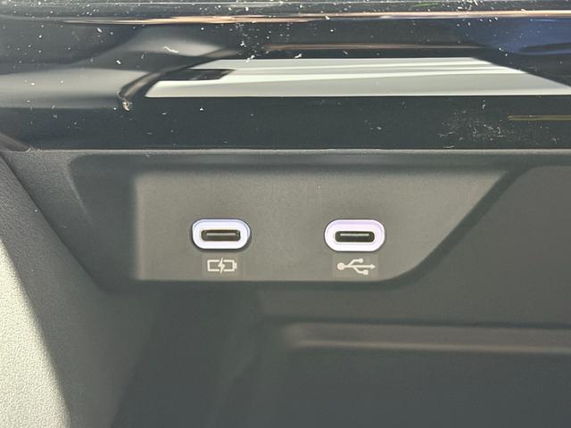 ヴェルファイアハイブリッド Ｚ　プレミア　トヨタチームメイト　アドバンスドパーク　左右独立ムーンルーフ　黒革シート　１４ｉｎｃナビＴＶ　３６０カメラ　後席モニター　ヘッドアップＤ　デジタルインナーミラー　パワーシート／ヒーター／エアコン（30枚目）