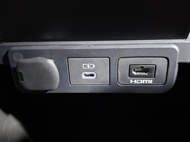 アルファードハイブリッド Ｚ　左右独立ムーンルーフ　黒革シート　ユニバーサルステップ　１４ｉｎｃナビＴＶ　３６０カメラ　後席モニター　デジタルインナーミラー　パワーシート／ヒーター／エアコン　電動リアゲート　レーダーＣ　衝突軽減Ｂ（39枚目）