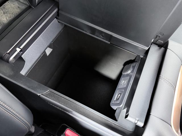 アルファードハイブリッド Ｚ　左右独立ムーンルーフ　黒革シート　ユニバーサルステップ　１４ｉｎｃナビＴＶ　３６０カメラ　後席モニター　デジタルインナーミラー　パワーシート／ヒーター／エアコン　電動リアゲート　レーダーＣ　衝突軽減Ｂ（50枚目）