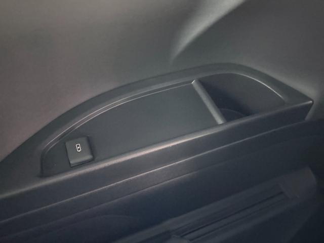 アルファードハイブリッド Ｚ　左右独立ムーンルーフ　黒革シート　ユニバーサルステップ　１４ｉｎｃナビＴＶ　３６０カメラ　後席モニター　デジタルインナーミラー　パワーシート／ヒーター／エアコン　電動リアゲート　レーダーＣ　衝突軽減Ｂ（55枚目）