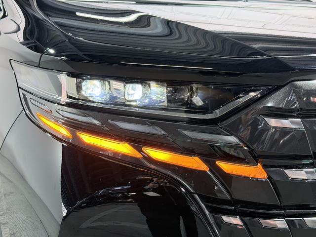 アルファードハイブリッド Ｚ　左右独立ムーンルーフ　黒革シート　ユニバーサルステップ　１４ｉｎｃナビＴＶ　３６０カメラ　後席モニター　デジタルインナーミラー　パワーシート／ヒーター／エアコン　電動リアゲート　レーダーＣ　衝突軽減Ｂ（71枚目）