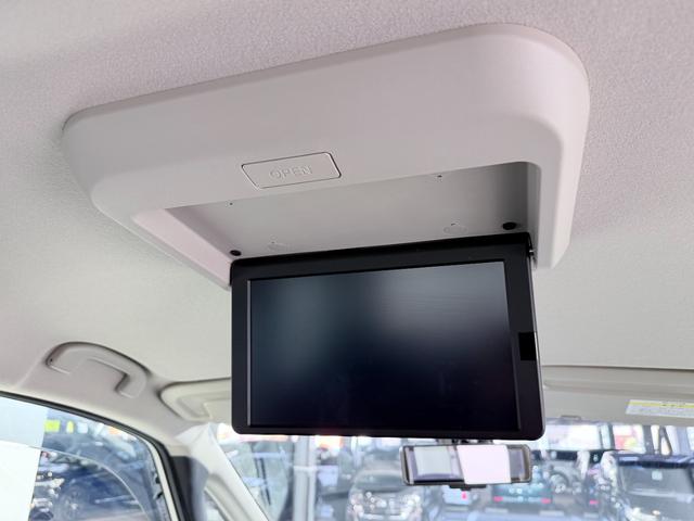セレナ ハイウェイスターＶ　ＰｒｏＰＩＬＯＴ　純正１０ｉｎｃナビＴＶ　３６０カメラ　フリップダウンモニター　デジタルインナーミラー　レーダークルコン　衝突軽減Ｂ　レーンアシスト　ＢＳＭ　両側パワースライドドア　リアオートエアコン（6枚目）