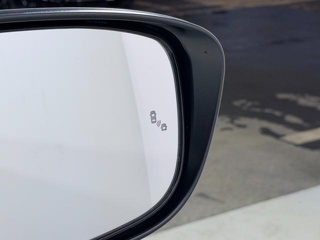 セレナ ハイウェイスターＶ　ＰｒｏＰＩＬＯＴ　純正１０ｉｎｃナビＴＶ　３６０カメラ　フリップダウンモニター　デジタルインナーミラー　レーダークルコン　衝突軽減Ｂ　レーンアシスト　ＢＳＭ　両側パワースライドドア　リアオートエアコン（8枚目）