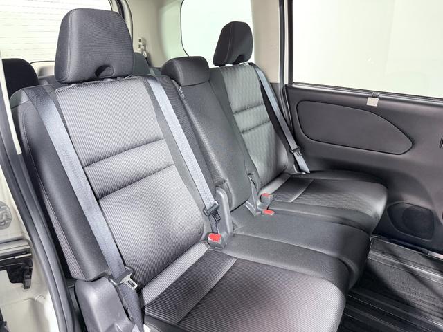 セレナ ハイウェイスターＶ　ＰｒｏＰＩＬＯＴ　純正１０ｉｎｃナビＴＶ　３６０カメラ　フリップダウンモニター　デジタルインナーミラー　レーダークルコン　衝突軽減Ｂ　レーンアシスト　ＢＳＭ　両側パワースライドドア　リアオートエアコン（14枚目）