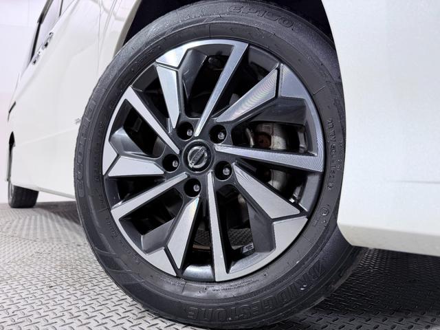 セレナ ハイウェイスターＶ　ＰｒｏＰＩＬＯＴ　純正１０ｉｎｃナビＴＶ　３６０カメラ　フリップダウンモニター　デジタルインナーミラー　レーダークルコン　衝突軽減Ｂ　レーンアシスト　ＢＳＭ　両側パワースライドドア　リアオートエアコン（18枚目）