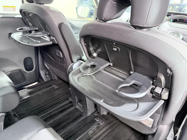 セレナ ハイウェイスターＶ　ＰｒｏＰＩＬＯＴ　純正１０ｉｎｃナビＴＶ　３６０カメラ　フリップダウンモニター　デジタルインナーミラー　レーダークルコン　衝突軽減Ｂ　レーンアシスト　ＢＳＭ　両側パワースライドドア　リアオートエアコン（23枚目）