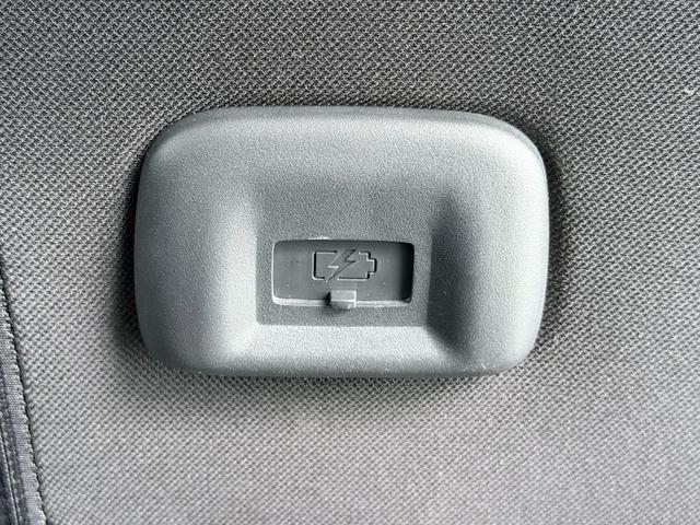 セレナ ハイウェイスターＶ　ＰｒｏＰＩＬＯＴ　純正１０ｉｎｃナビＴＶ　３６０カメラ　フリップダウンモニター　デジタルインナーミラー　レーダークルコン　衝突軽減Ｂ　レーンアシスト　ＢＳＭ　両側パワースライドドア　リアオートエアコン（30枚目）