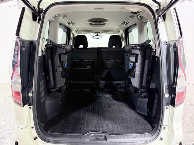 セレナ ハイウェイスターＶ　ＰｒｏＰＩＬＯＴ　純正１０ｉｎｃナビＴＶ　３６０カメラ　フリップダウンモニター　デジタルインナーミラー　レーダークルコン　衝突軽減Ｂ　レーンアシスト　ＢＳＭ　両側パワースライドドア　リアオートエアコン（31枚目）