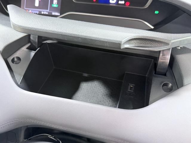 セレナ ハイウェイスターＶ　ＰｒｏＰＩＬＯＴ　純正１０ｉｎｃナビＴＶ　３６０カメラ　フリップダウンモニター　デジタルインナーミラー　レーダークルコン　衝突軽減Ｂ　レーンアシスト　ＢＳＭ　両側パワースライドドア　リアオートエアコン（40枚目）