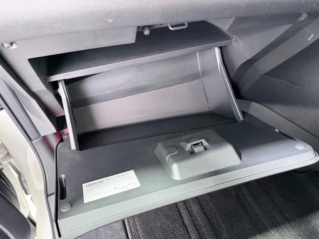 セレナ ハイウェイスターＶ　ＰｒｏＰＩＬＯＴ　純正１０ｉｎｃナビＴＶ　３６０カメラ　フリップダウンモニター　デジタルインナーミラー　レーダークルコン　衝突軽減Ｂ　レーンアシスト　ＢＳＭ　両側パワースライドドア　リアオートエアコン（45枚目）